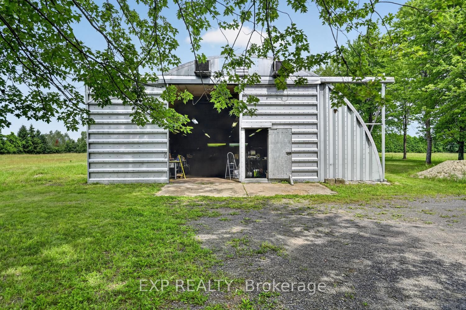Commercial Sale in South Dundas 2