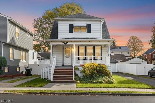 40 Ling St, Fords, NJ, 08863-2120 | Card Image