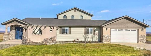560 Riverview Dr, Gooding, ID, 83330-5096 | Card Image