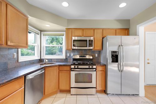 14999 Arden St, Livonia, MI, 48154-3505 | Card Image