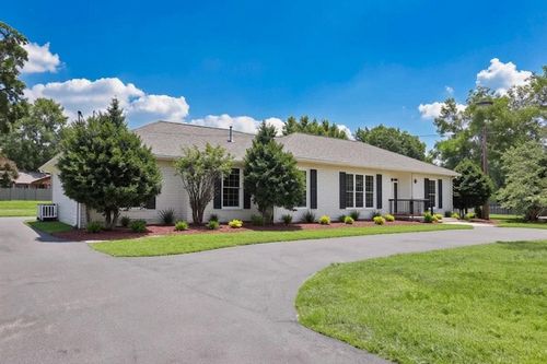 109 Knoll Ln, Hendersonville, TN, 37075-5503 | Card Image