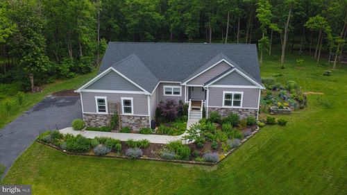 2362 Shirley Rd, CHARLES TOWN, WV, 25414-4401 | Card Image