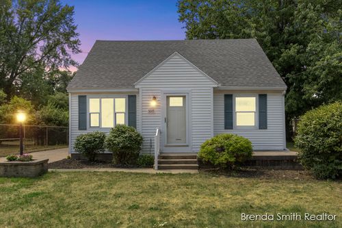 3845 Grape Ave Ne, Grand Rapids, MI, 49525-2466 | Card Image