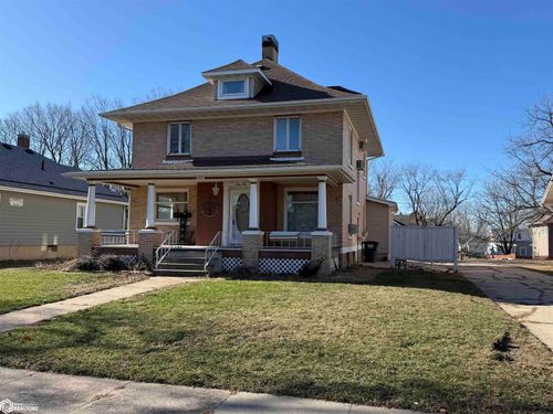 910 Washington St, Eldora, IA, 50627-1263 | Card Image