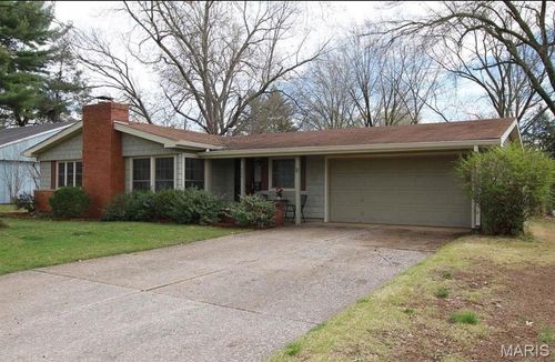 208 Todd Ln, Belleville, IL, 62221-5752 | Card Image