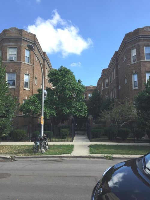 3w-828 W Sunnyside Ave, Chicago, IL, 60640-7264 | Card Image