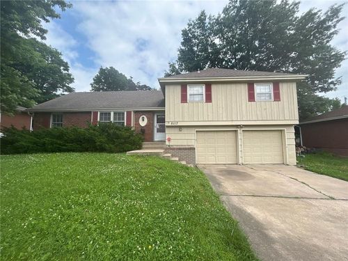 5117 S Delaware Ave, Independence, MO, 64055-5544 | Card Image