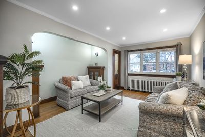 72 3 Rd St, House other with 2 bedrooms, 2 bathrooms and 2 parking in Etobicoke ON | Image 3