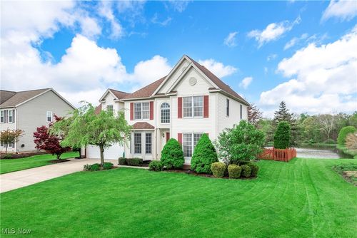 1713 Chestnut Trail Dr, Twinsburg, OH, 44087-2832 | Card Image