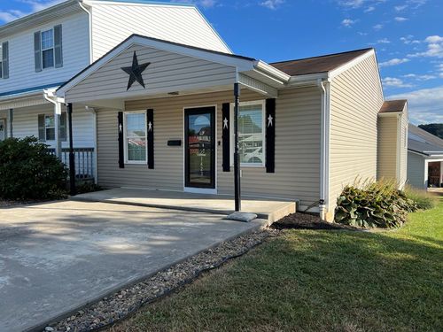 1423 Hoge St, Princeton, WV, 24740-2721 | Card Image