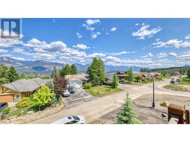 1910 Pineridge Dr, House other with 5 bedrooms, 3 bathrooms and 23 parking in Invermere BC | Image 16