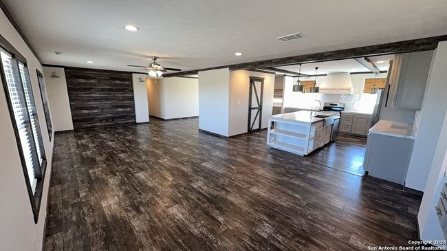 438 County Road 679, House other with 4 bedrooms, 2 bathrooms and null parking in Natalia TX | Image 7