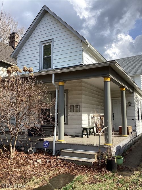 6009 W Clinton Ave, Cleveland, OH, 44102-3138 | Card Image