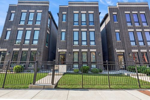 2-4904 S Saint Lawrence Ave, Chicago, IL, 60615-2412 | Card Image