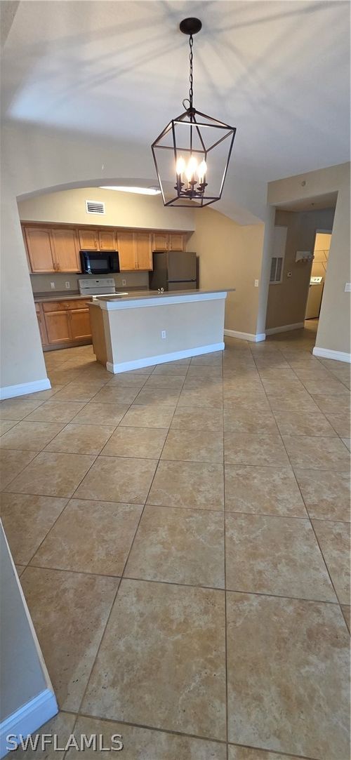 927-7940 Preserve Cir, NAPLES, FL, 34119-6748 | Card Image