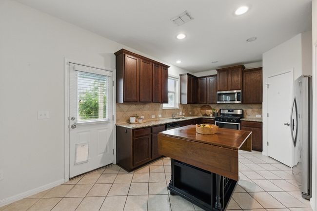 300 Wapiti Rd, House other with 3 bedrooms, 3 bathrooms and 4 parking in Buda TX | Image 9