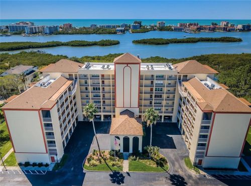 302-9000 Commodore Dr, SEMINOLE, FL, 33776-1911 | Card Image