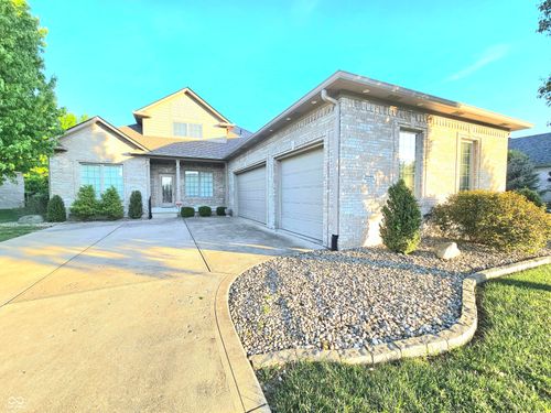 2845 Bloomsbury N, Greenwood, IN, 46143-7159 | Card Image