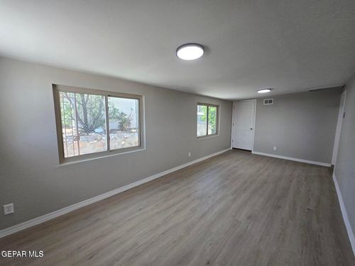 2-3909 Sunrise Avenue, El Paso, TX, 79904 | Card Image