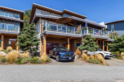5374 Wakefield Beach, Sechelt, BC, V7Z0T6 | Card Image