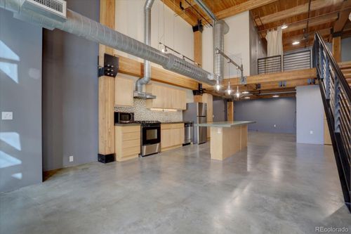 1e-2955 Inca St, Denver, CO, 80202-1374 | Card Image