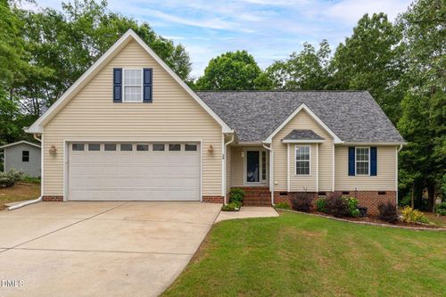 20 Foxhound Ct, Benson, NC, 27504-6733 | Card Image
