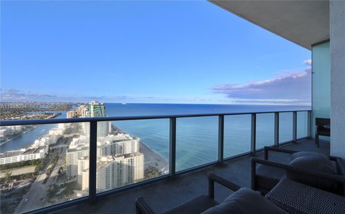 uph8-4111 S Ocean Dr, Hollywood, FL, 33019-3055 | Card Image