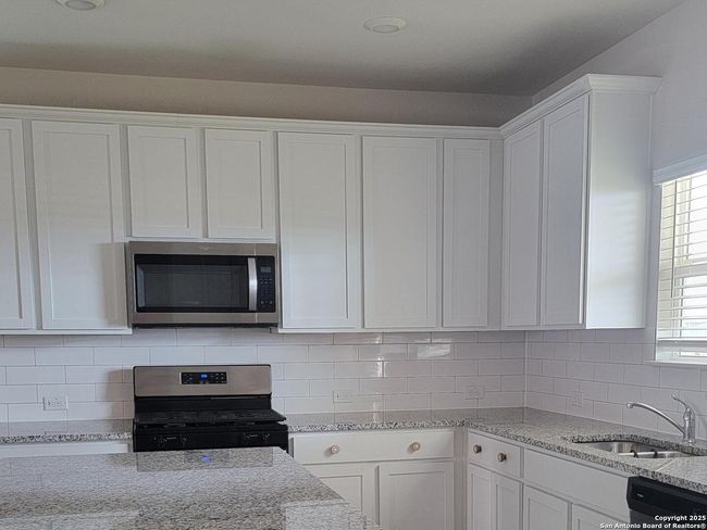 609 Steele Shallows, House other with 3 bedrooms, 2 bathrooms and null parking in Cibolo TX | Image 24