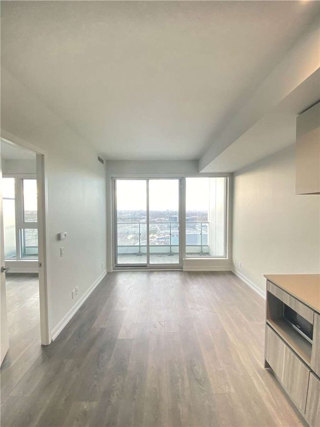 05 - 5 Buttermill Ave, Condo with 2 bedrooms, 2 bathrooms and null parking in Vaughan ON | Image 17