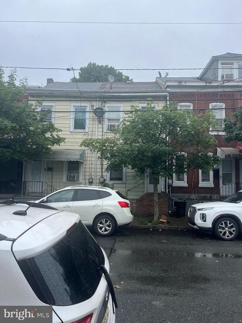 66 Jersey St, TRENTON, NJ, 08611-2424 | Card Image