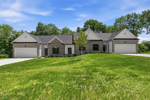 102-100-102 Huselton Dr, Butler, PA, 16002-0408 | Card Image