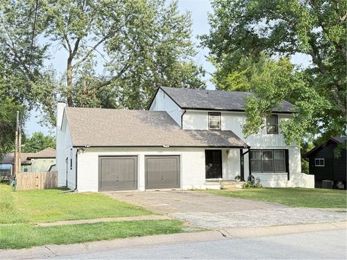 12813 Craig Ave, Grandview, MO, 64030-2021 | Card Image