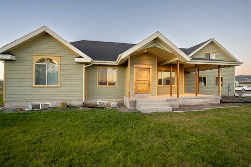 424 S Ranch Ln, Malad City, ID, 83252-5404 | Card Image