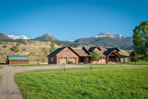 1986 E River Rd, Livingston, MT, 59047-9146 | Card Image