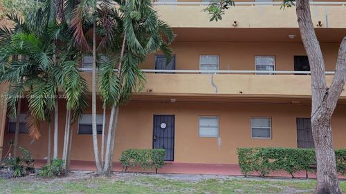 apt-102-4111 Stirling Rd, Davie, FL, 33314-7501 | Card Image