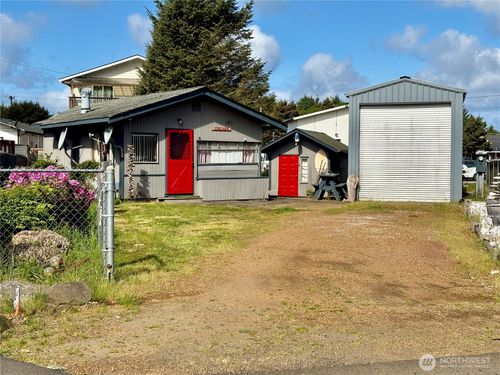 105 Victoria Loop Ne, Ocean Shores, WA, 98520 | Card Image