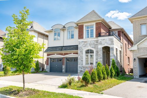 33 Kavanagh Avenue, East Gwillimbury, ON, L0G1V0 | Card Image