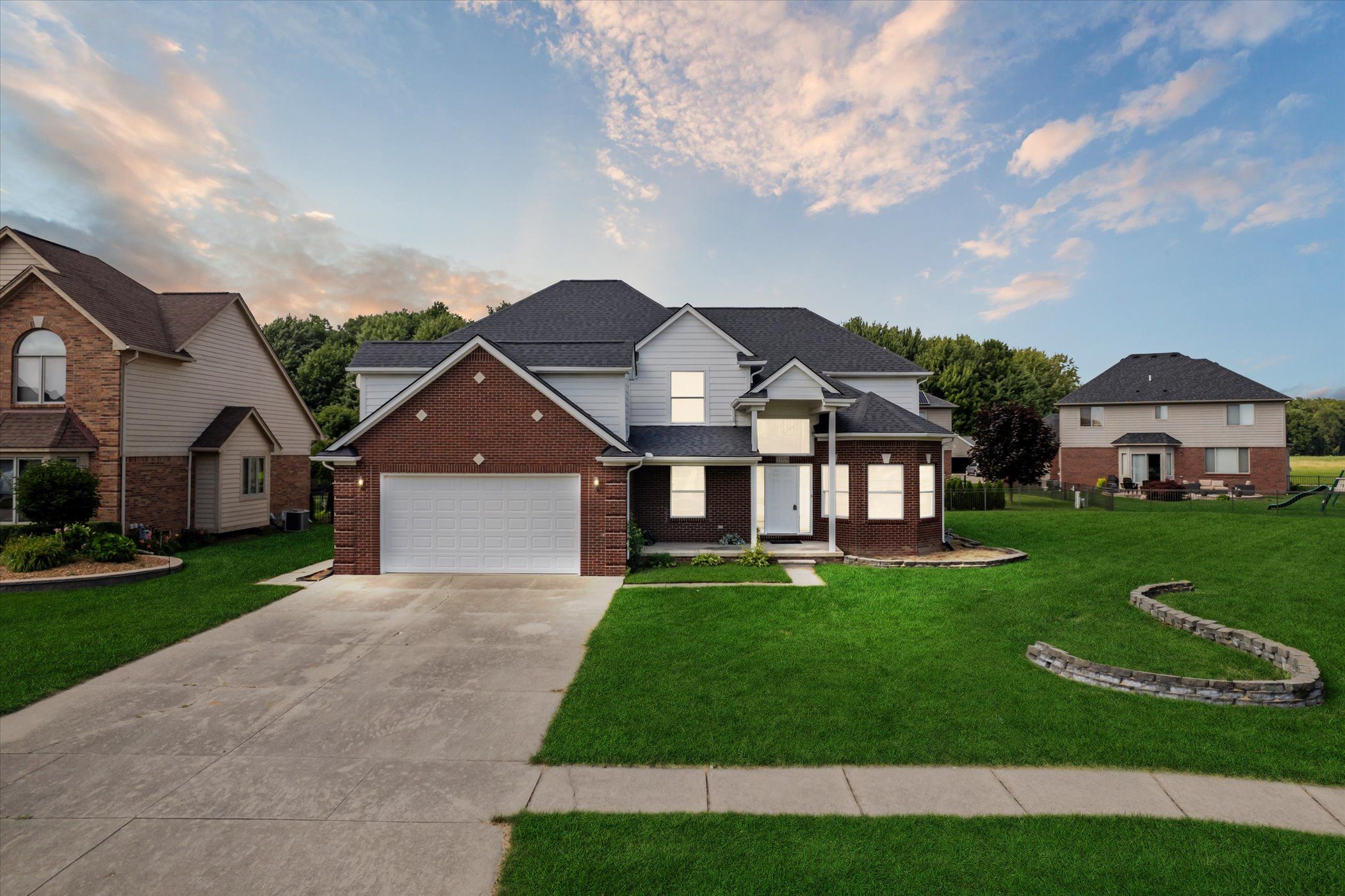 Shawn Dr, Chesterfield, MI 48047