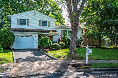 4 Augusta Ct, Edison, NJ, 08820-3753 | Card Image