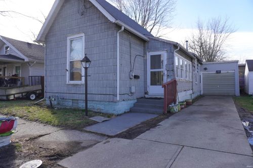 453 W Boone St, Frankfort, IN, 46041-2336 | Card Image