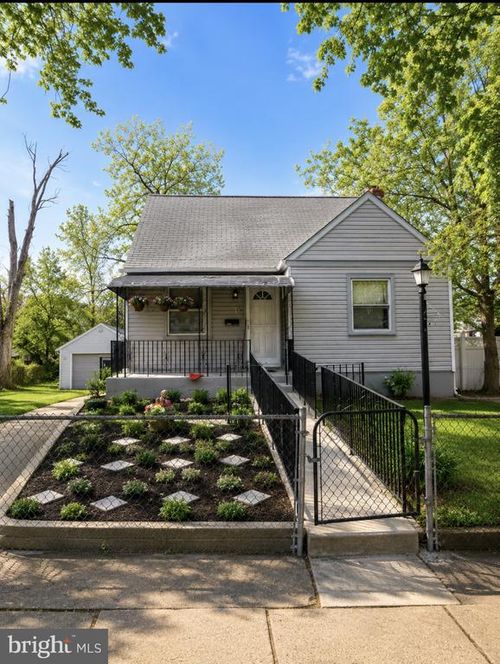15 Hirst Ave, LANSDOWNE, PA, 19050-2520 | Card Image