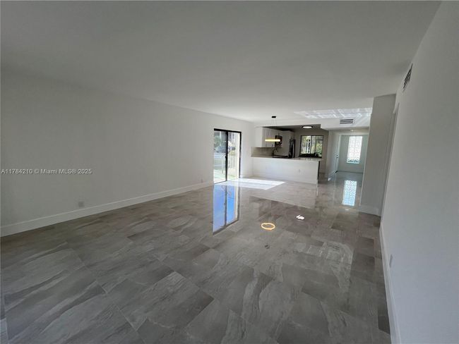 APT-104 - 16461 Blatt Blvd, Condo with 2 bedrooms, 2 bathrooms and null parking in Weston FL | Image 14
