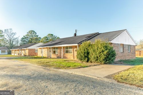 655 N Washington Ave, Talbotton, GA, 31827-2221 | Card Image