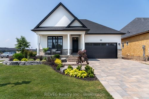 32 Harvest Dr, Niagara Falls, ON, L0S1J0 | Card Image