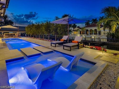 425 15th Ave S, NAPLES, FL, 34102-7436 | Card Image