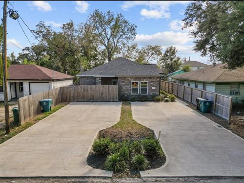 a-4632 Brinkley St, Houston, TX, 77051-2804 | Card Image