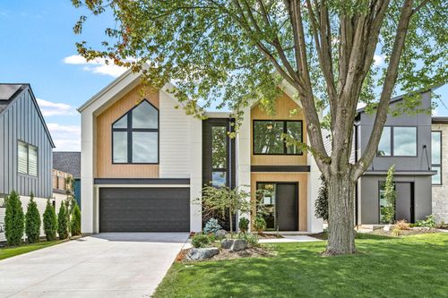 6136 Oaklawn Ave, Edina, MN, 55424-1924 | Card Image