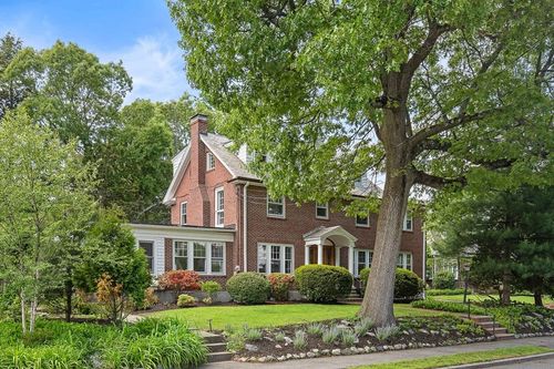 15 Agawam Rd, Waban, MA, 02468-1302 | Card Image