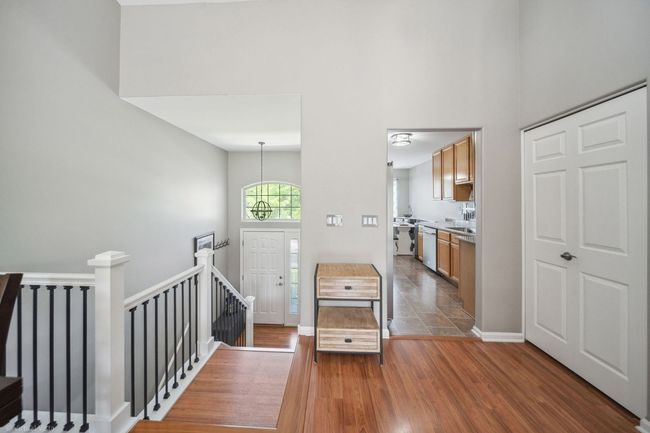 9343 Waterfall Glen Blvd, Townhouse with 3 bedrooms, 2 bathrooms and 2 parking in Darien IL | Image 4
