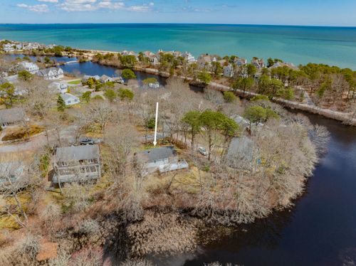 21 Uncatena Road, Mashpee, MA, 02649 | Card Image